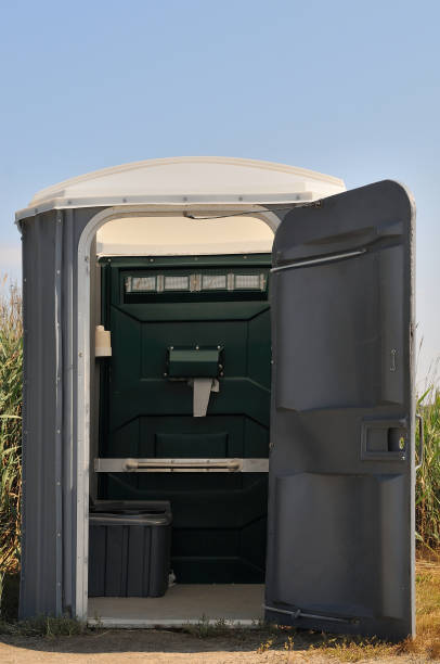 Best Porta potty delivery and setup  in Council Bluffs, IA